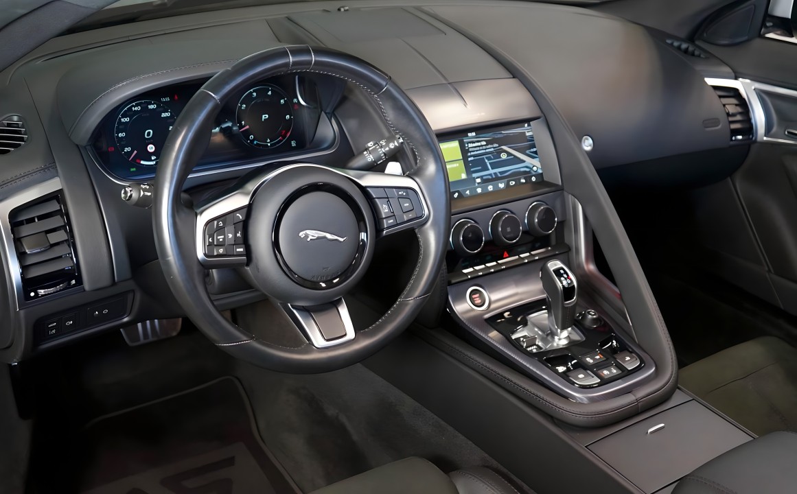 Jaguar F-Type P300 R-Dynamic - foto 10