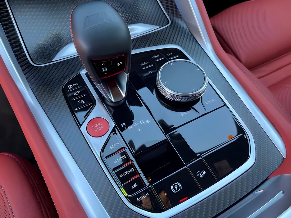 BMW XM 50e - foto 14