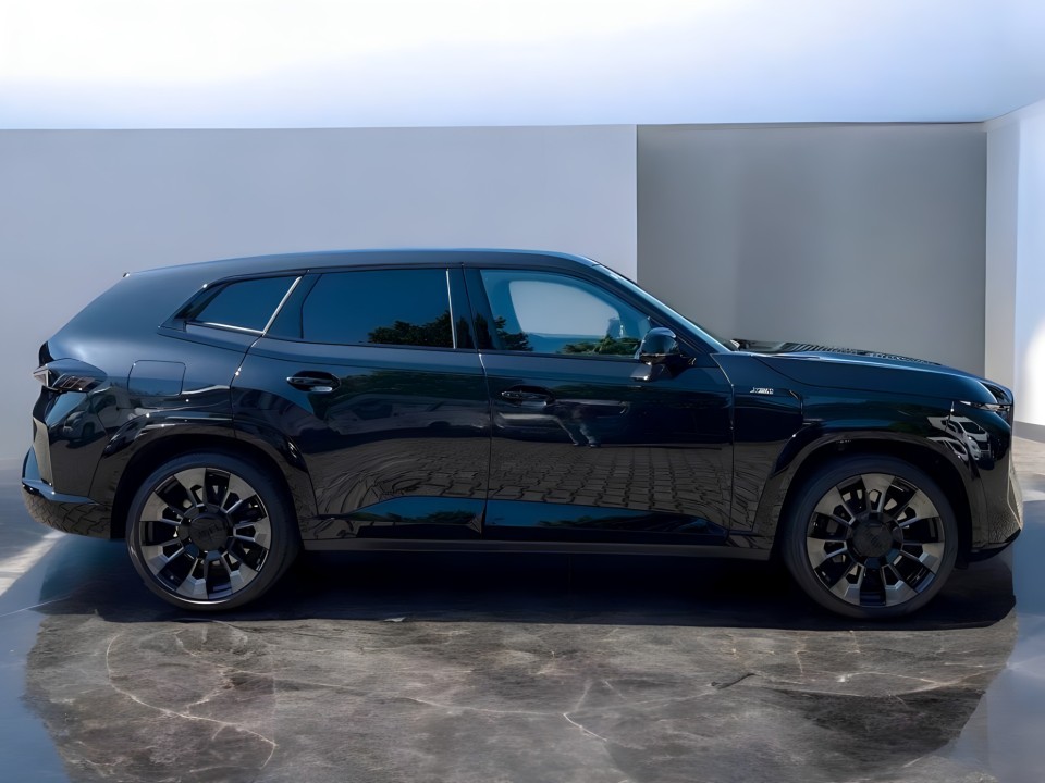 BMW XM 50e (2)