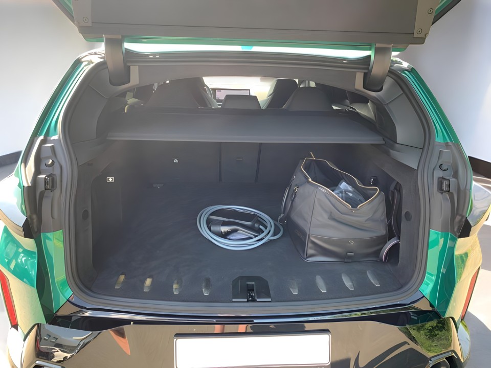 BMW XM 50e - foto 11