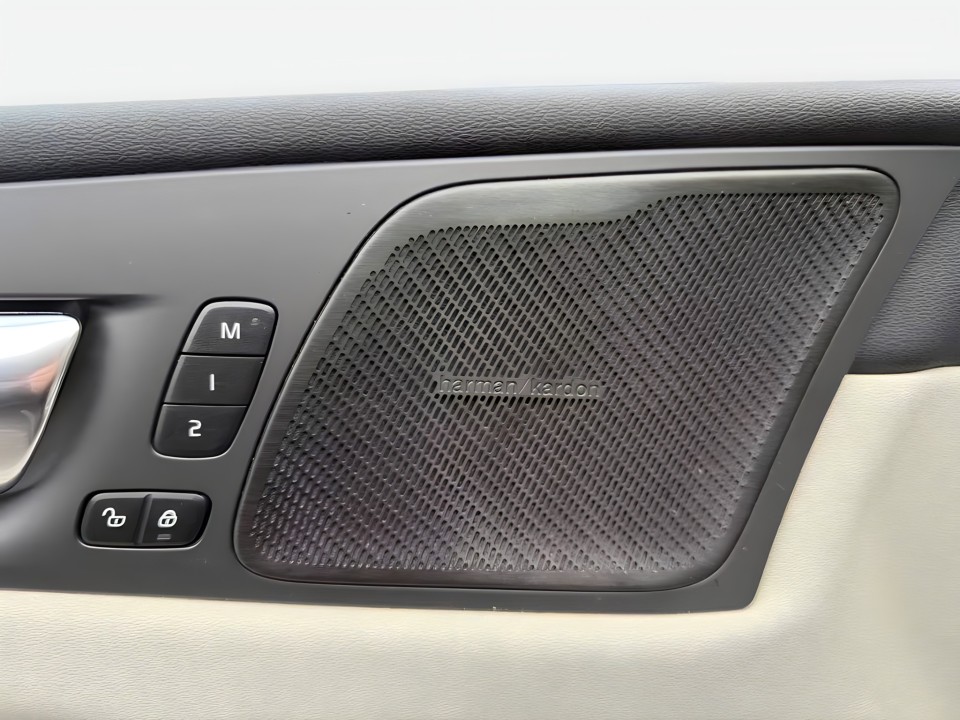 Volvo XC 60 Ultimate Bright Recharge - foto 22