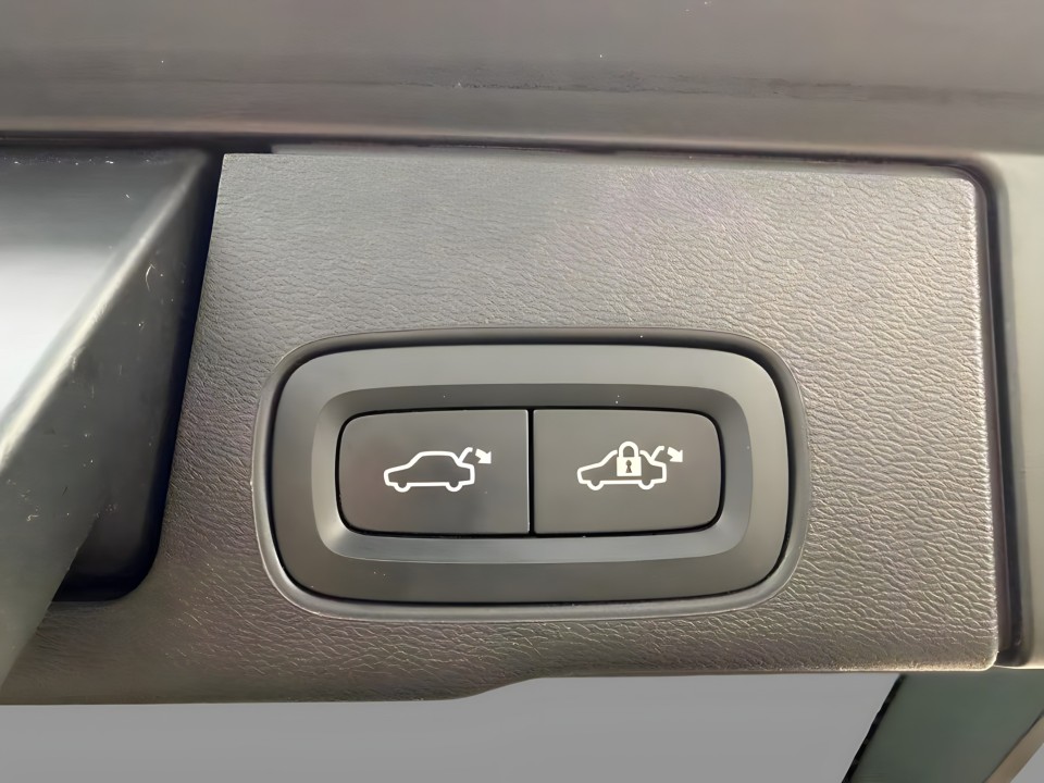 Volvo XC 60 Ultimate Bright Recharge - foto 24