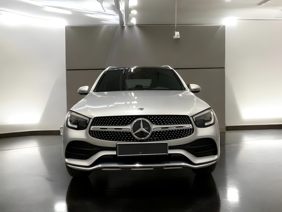 Mercedes-Benz GLC 300d 4MATIC AMG (2)
