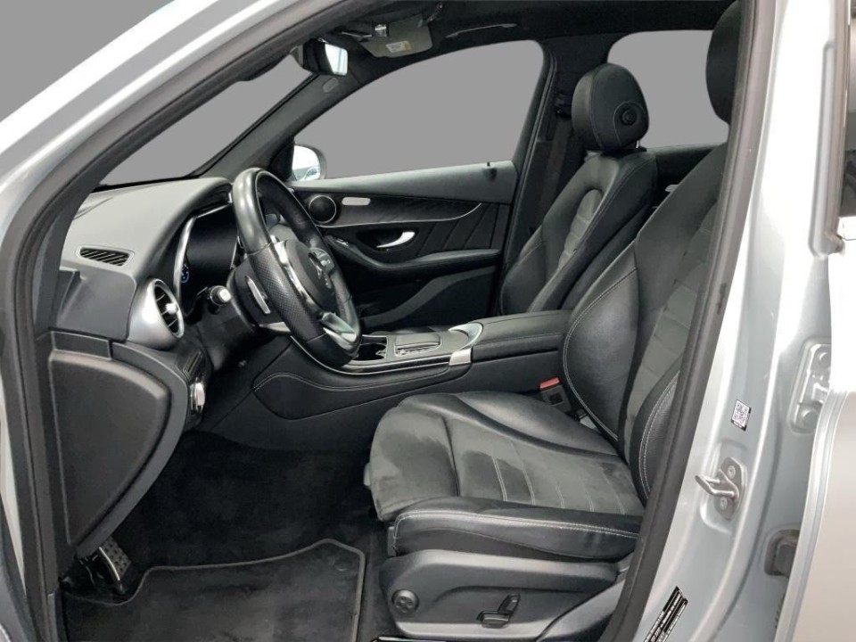 Mercedes-Benz GLC 300d 4MATIC AMG (5)