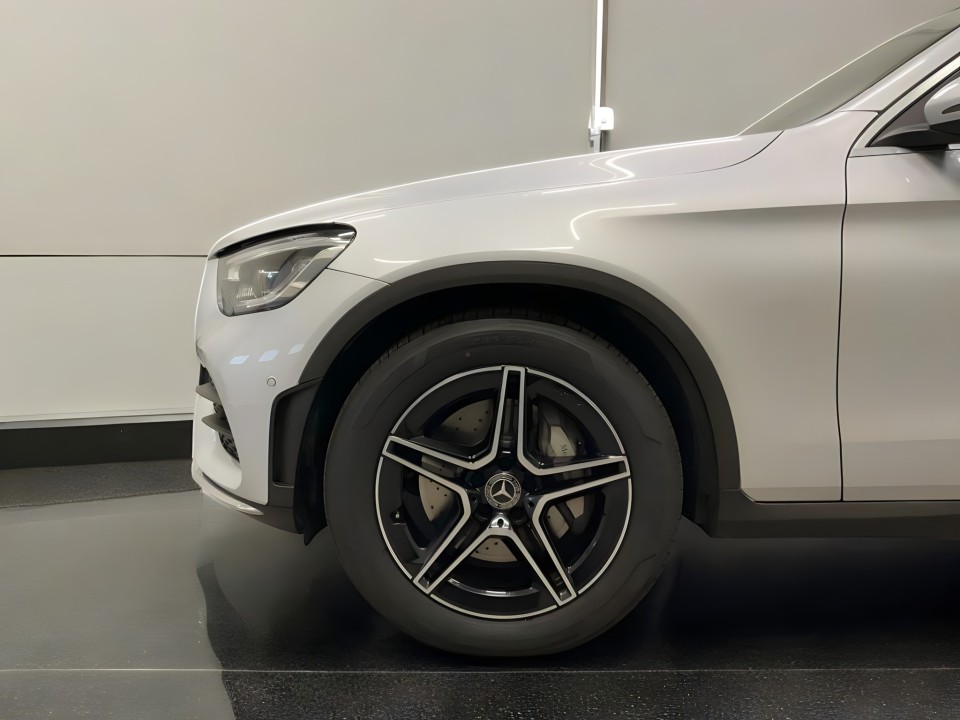 Mercedes-Benz GLC 300d 4MATIC AMG - foto 13