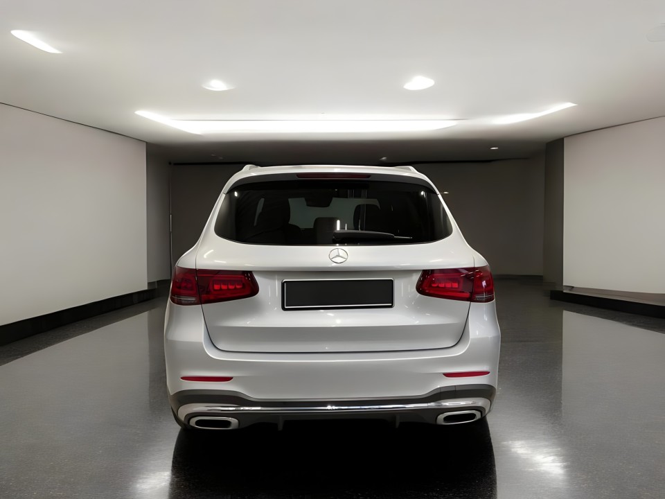 Mercedes-Benz GLC 300d 4MATIC AMG (4)