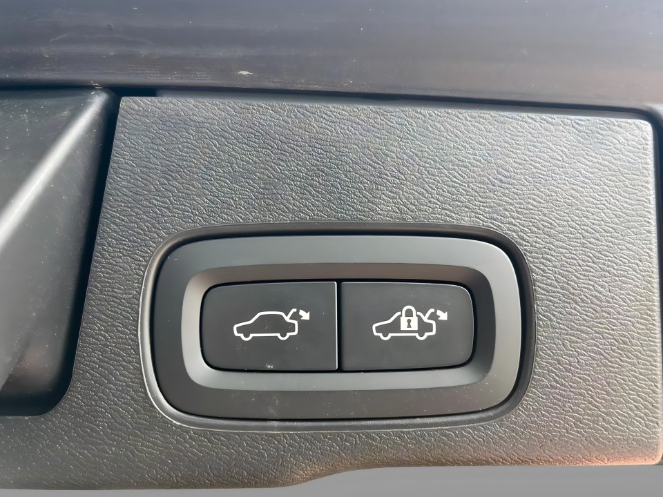 Volvo XC 60 T8 Recharge Inscription - foto 13