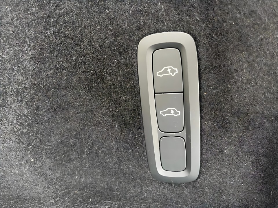 Volvo XC 60 T8 Recharge Inscription - foto 12