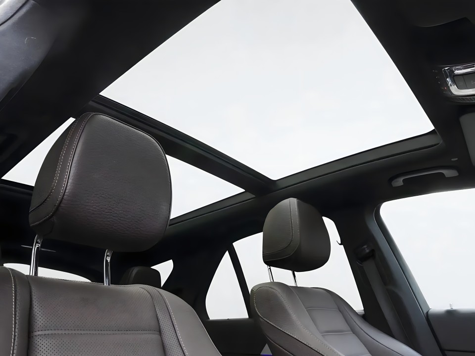 Mercedes-Benz GLE 400d AMG - foto 10