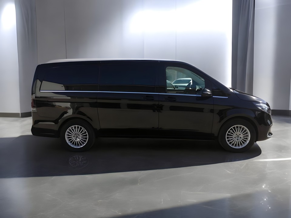 Mercedes-Benz EQV 300 (3)