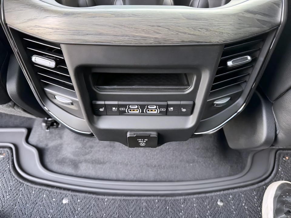 Dodge RAM Limited - foto 24