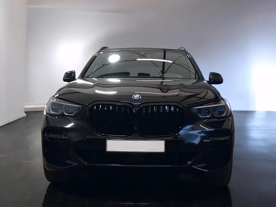 BMW X5 xDrive45e (2)