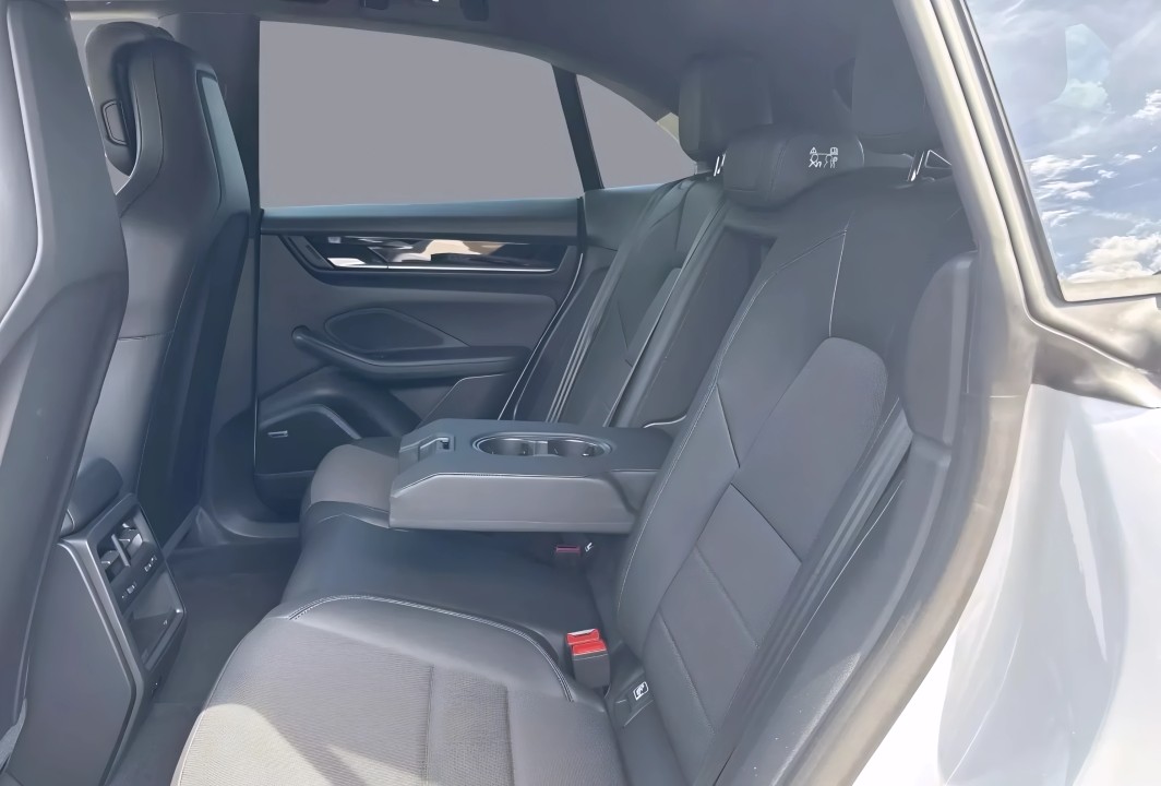 Porsche Macan - foto 12