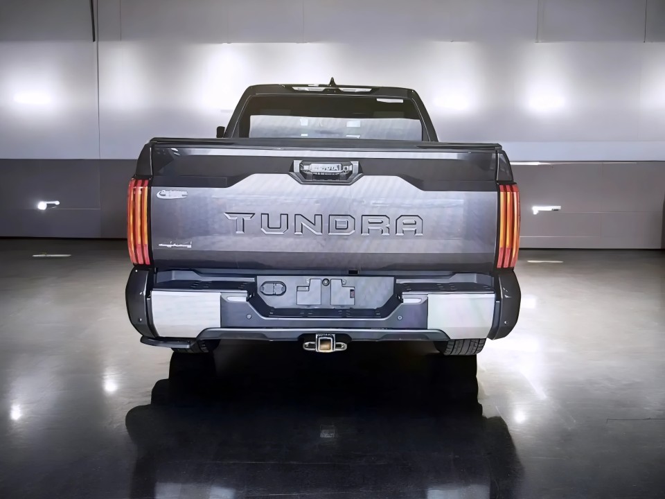 Toyota Tundra (3)