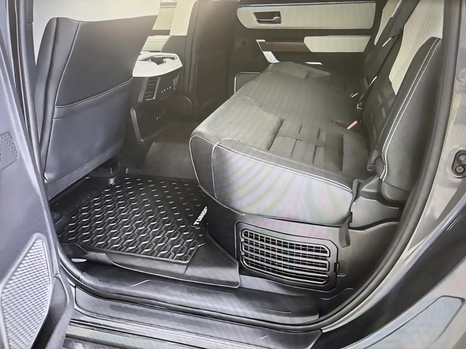 Toyota Tundra - foto 7