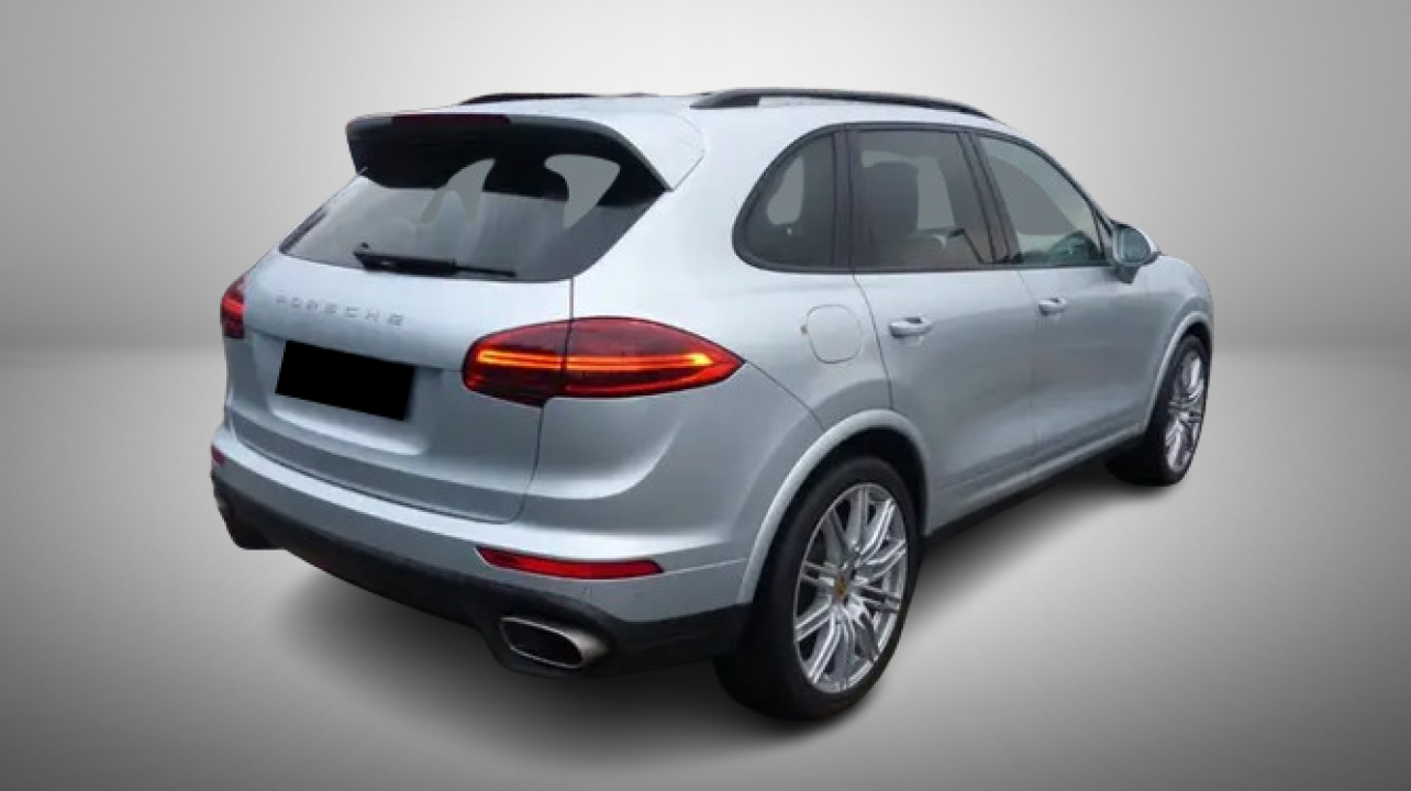 Porsche Cayenne Platinum Edition (3)