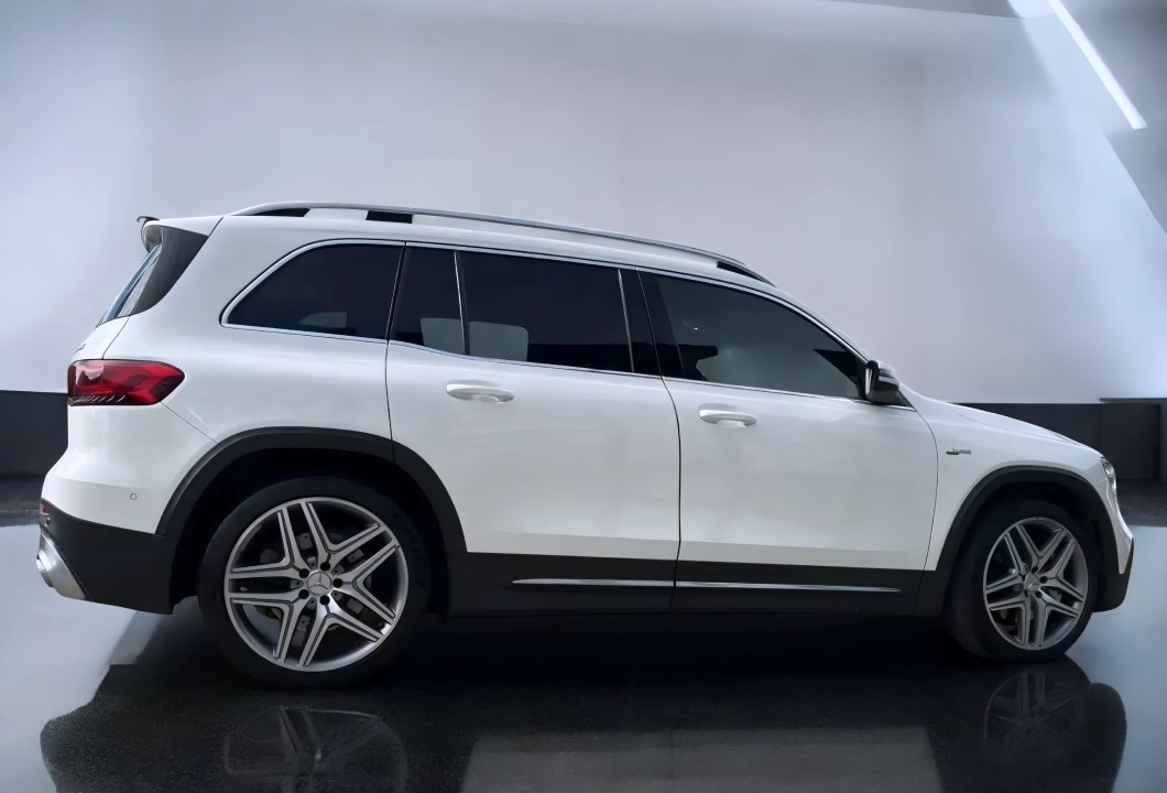 Mercedes-Benz GLB 35 AMG (2)