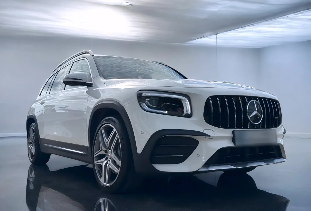 Mercedes-Benz GLB 35 AMG (1)