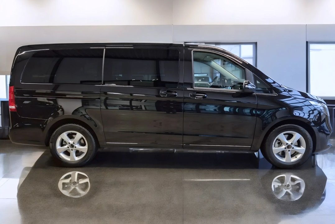 Mercedes-Benz V 300d Long (2)