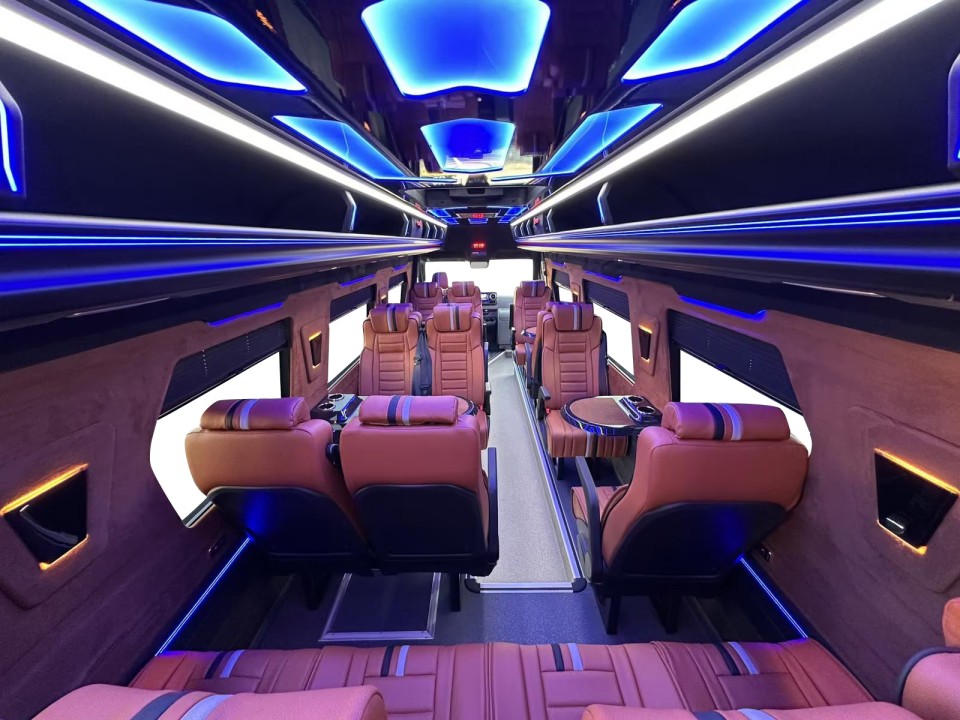 Mercedes-Benz Sprinter 519 VIP 17+1 - foto 20