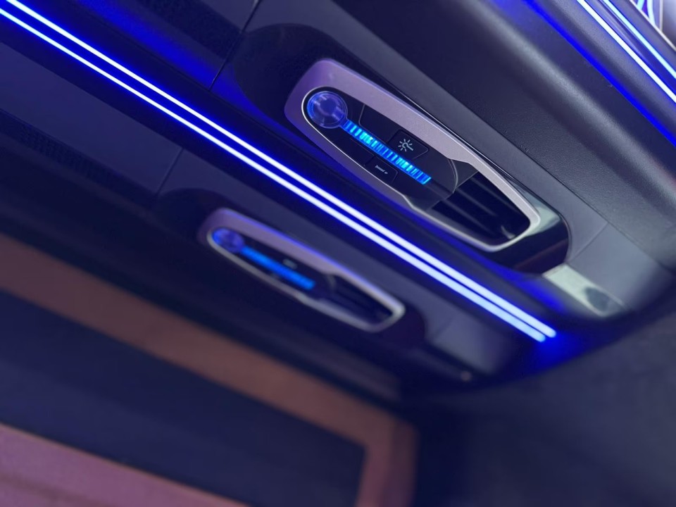 Mercedes-Benz Sprinter 519 VIP 17+1 - foto 27