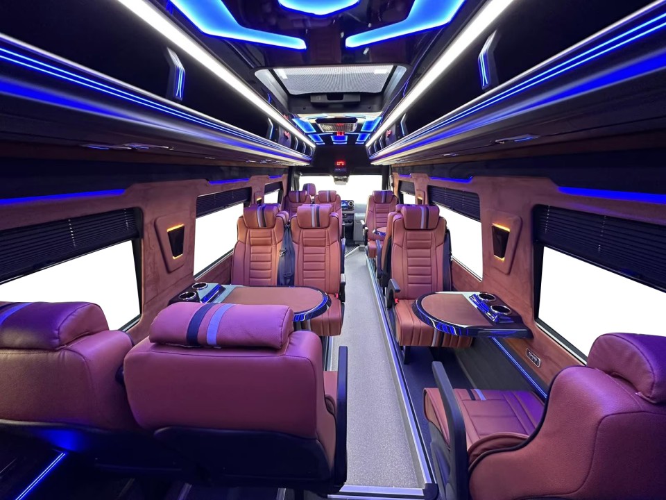 Mercedes-Benz Sprinter 519 VIP 17+1 - foto 21