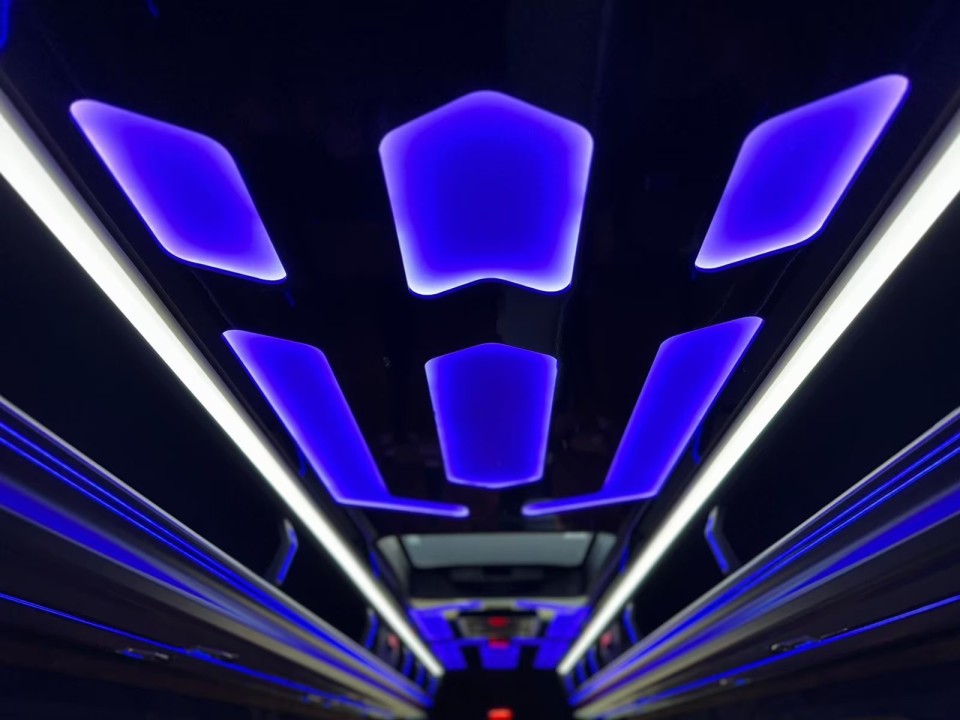 Mercedes-Benz Sprinter 519 VIP 17+1 - foto 32