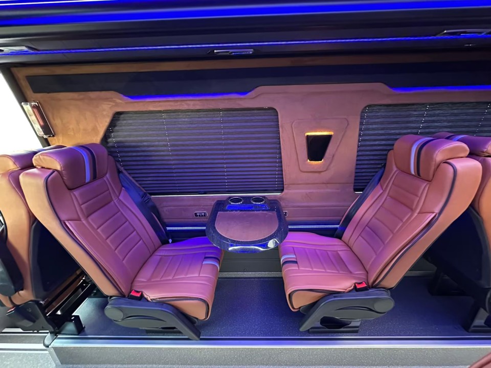 Mercedes-Benz Sprinter 519 VIP 17+1 - foto 19