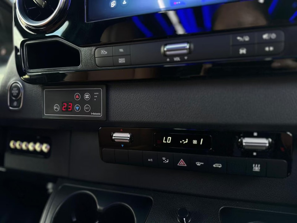 Mercedes-Benz Sprinter 519 VIP 17+1 - foto 14