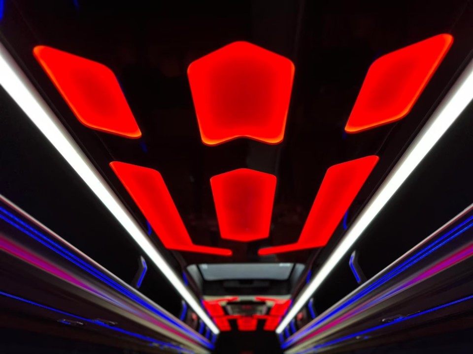 Mercedes-Benz Sprinter 519 VIP 17+1 - foto 31