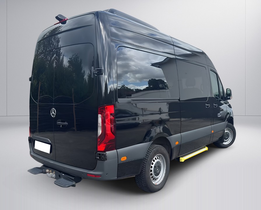 Mercedes-Benz Sprinter 319 CDI V6 L2H2 (3)