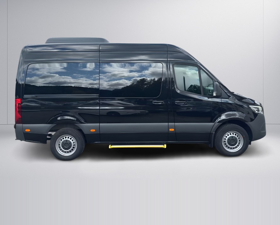 Mercedes-Benz Sprinter 319 CDI V6 L2H2 (2)