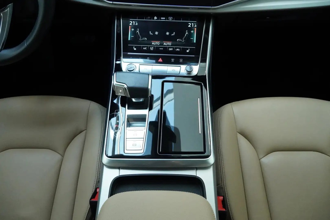 Audi Q7 55 TFSIe quattro - foto 10