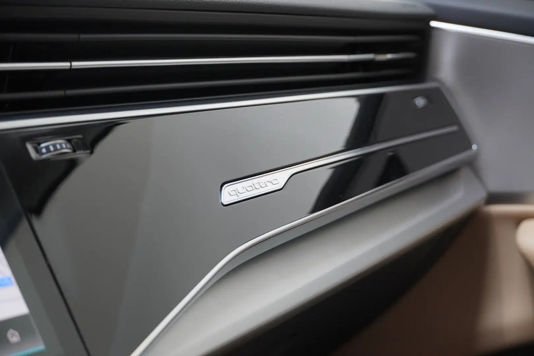 Audi Q7 55 TFSIe quattro - foto 19