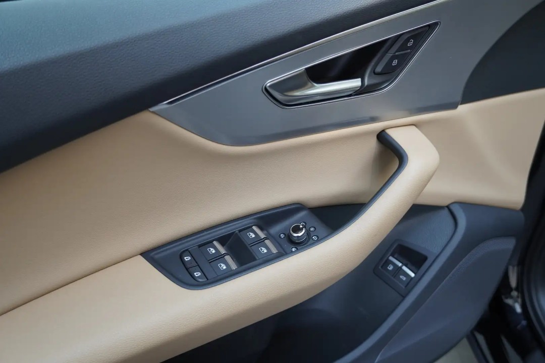 Audi Q7 55 TFSIe quattro - foto 16