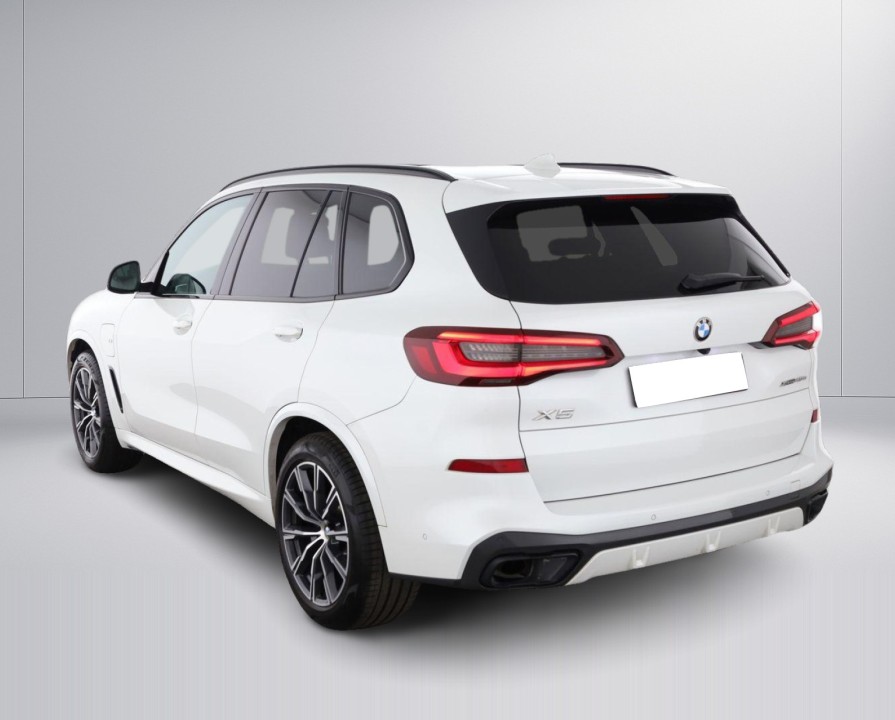 BMW X5 xDrive45e M-Sport (5)
