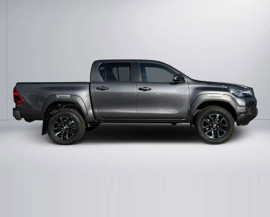 Toyota Hilux Double Cab Invincible (2)