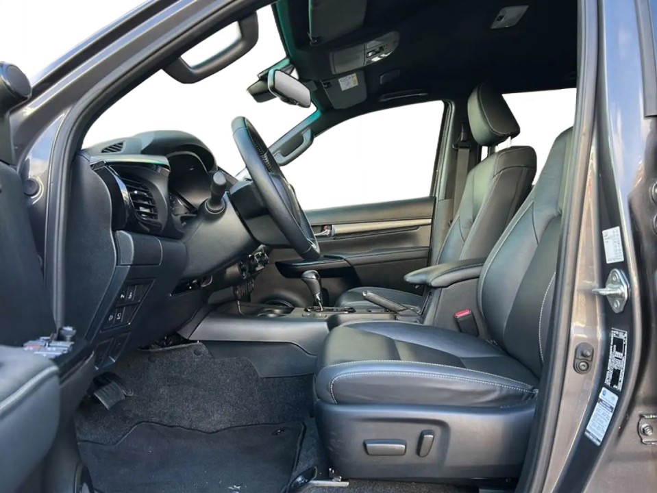 Toyota Hilux Double Cab Invincible - foto 10