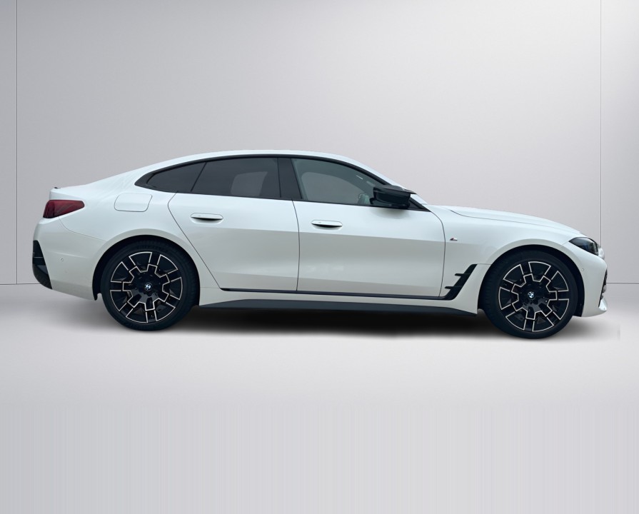 BMW Seria 4 M440i xDrive Gran Coupé (2)