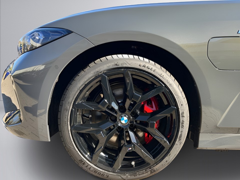 BMW Seria 3 330e xDrive M-Sport - foto 20