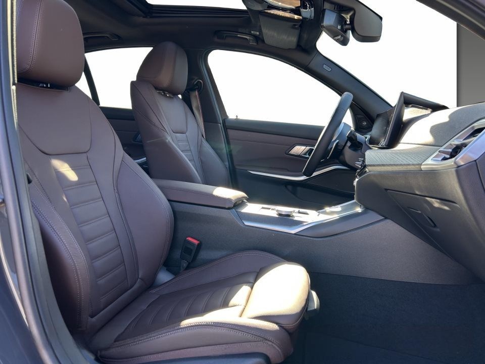 BMW Seria 3 330e xDrive M-Sport - foto 12