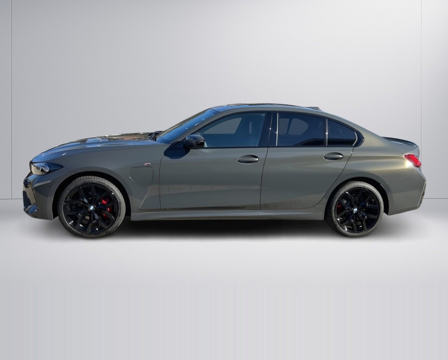 BMW Seria 3 330e xDrive M-Sport - foto 6