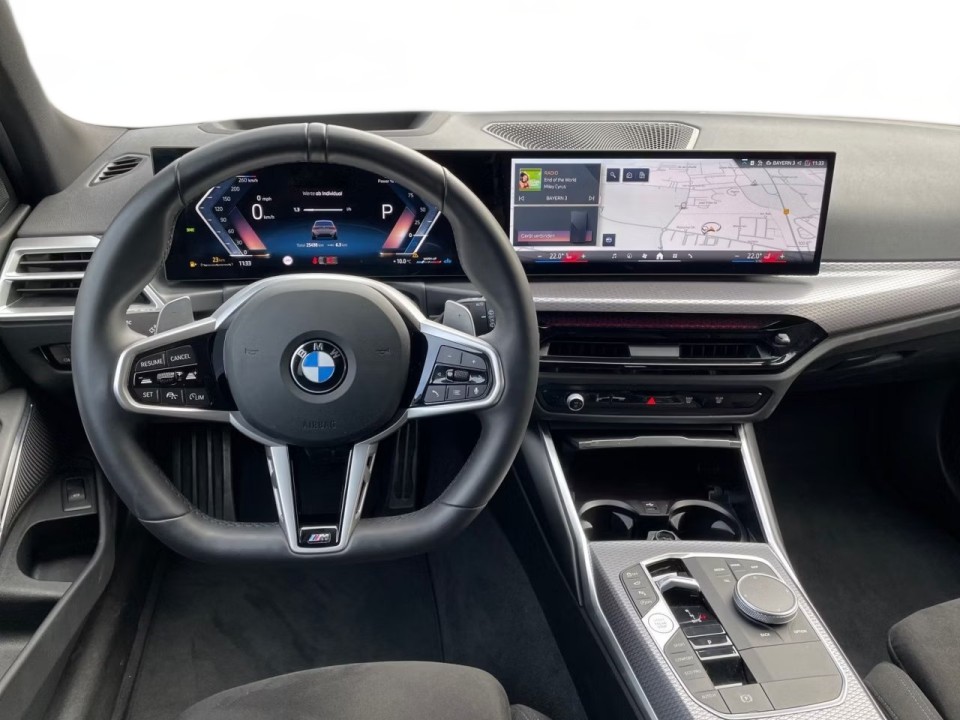BMW Seria 3 330i xDrive Touring (4)