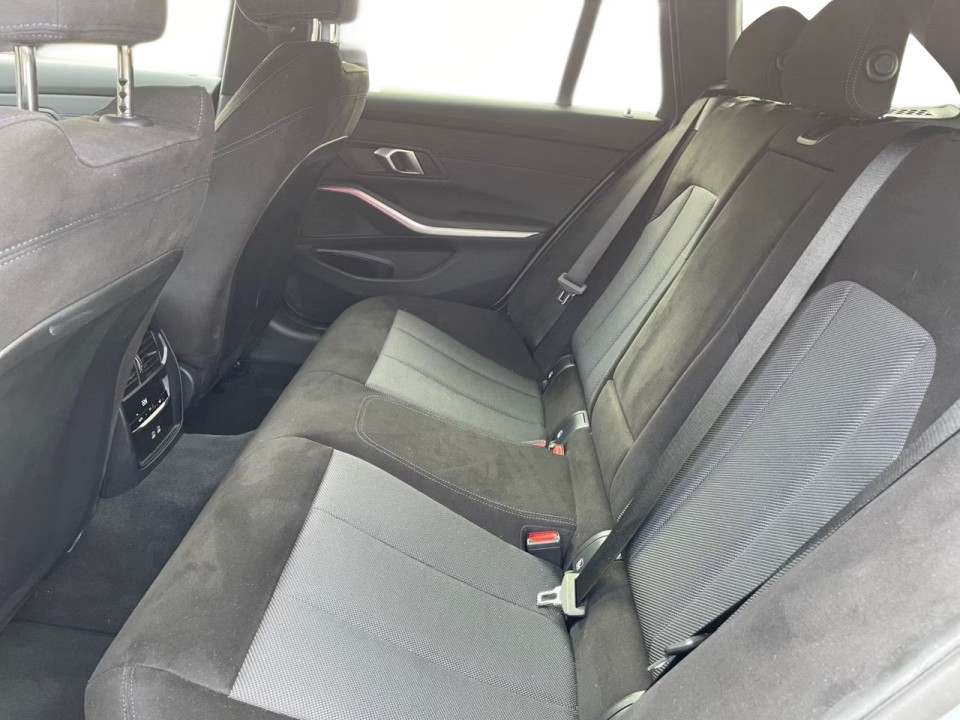 BMW Seria 3 330i xDrive Touring - foto 9