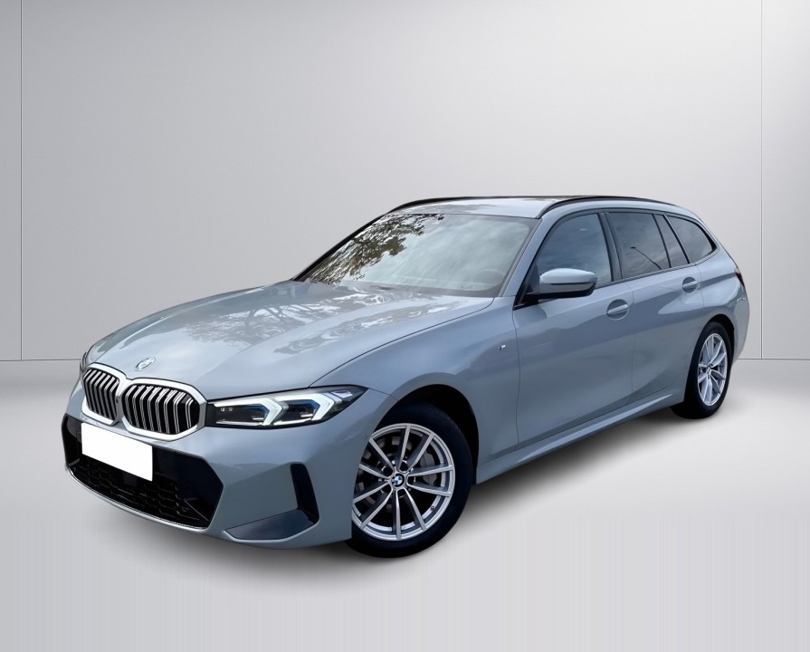 BMW Seria 3 330i xDrive Touring (1)