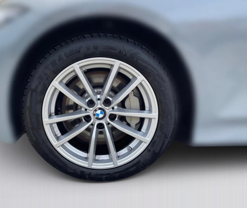 BMW Seria 3 330i xDrive Touring - foto 12