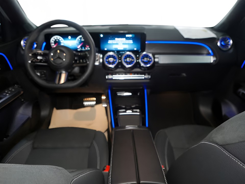 Mercedes-Benz GLB 200d 4MATIC AMG (5)
