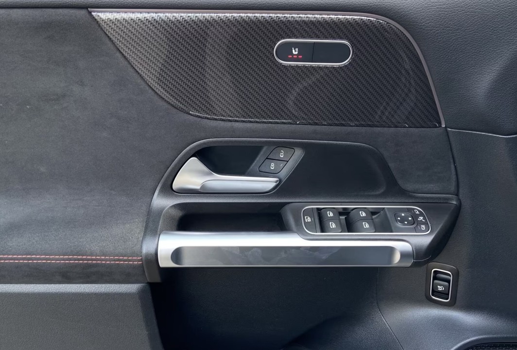 Mercedes-Benz GLB 35 AMG 4MATIC - foto 14