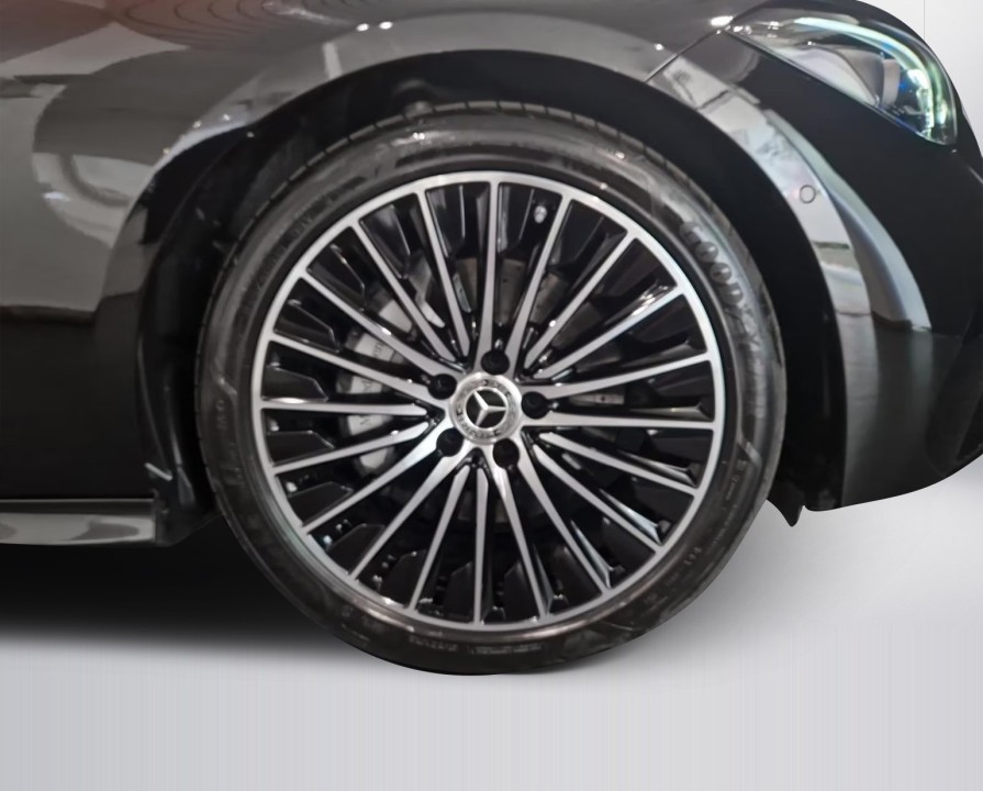 Mercedes-Benz CLE 300 4MATIC AMG Line - foto 14