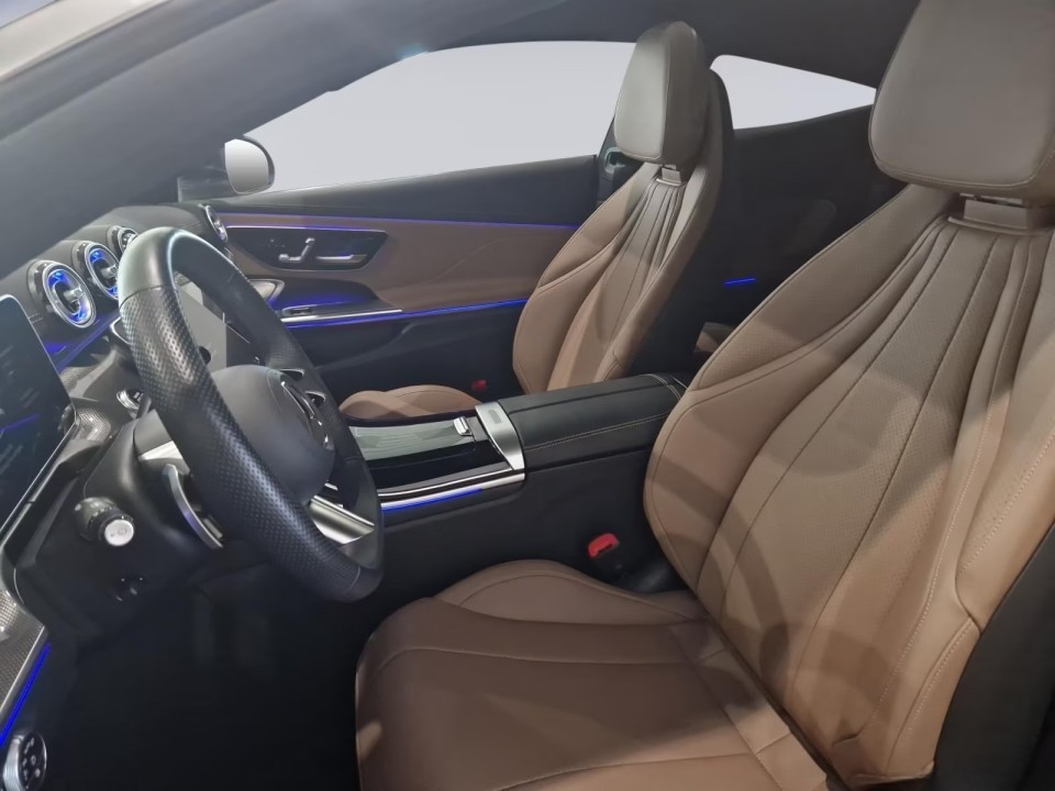 Mercedes-Benz CLE 300 4MATIC AMG Line - foto 7